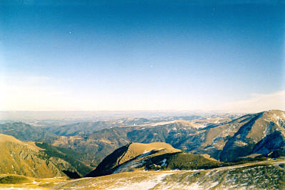 Перевал Берюауш, на хребте Мцешта - вид на телескопы Специальной астрофизической обсерватории и гору Пастухова