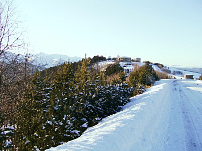 Гостиница и малые телескопы на горе Семиродники