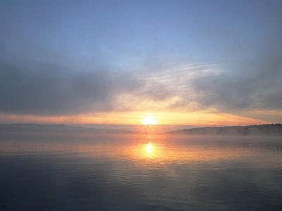Восход солнца на озере Парное