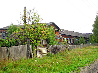 Спортзал средней школы в посёлке Сплавной Тюхтетского района